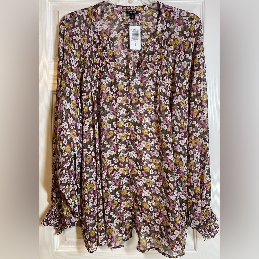 NWT TORRID Women's Plus Size Crinkle Chiffon
Smocked Blouson Sleeve Blouse 5X